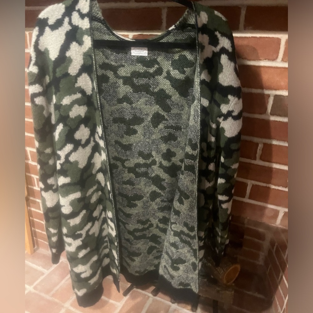 Camoflauge Cardigan Women's Size Medium